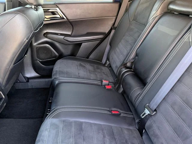 Used 2024 Blue Mitsubishi SE image 25
