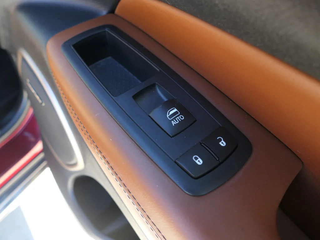 Certified Used 2017 Velvet Jeep Summit image 25