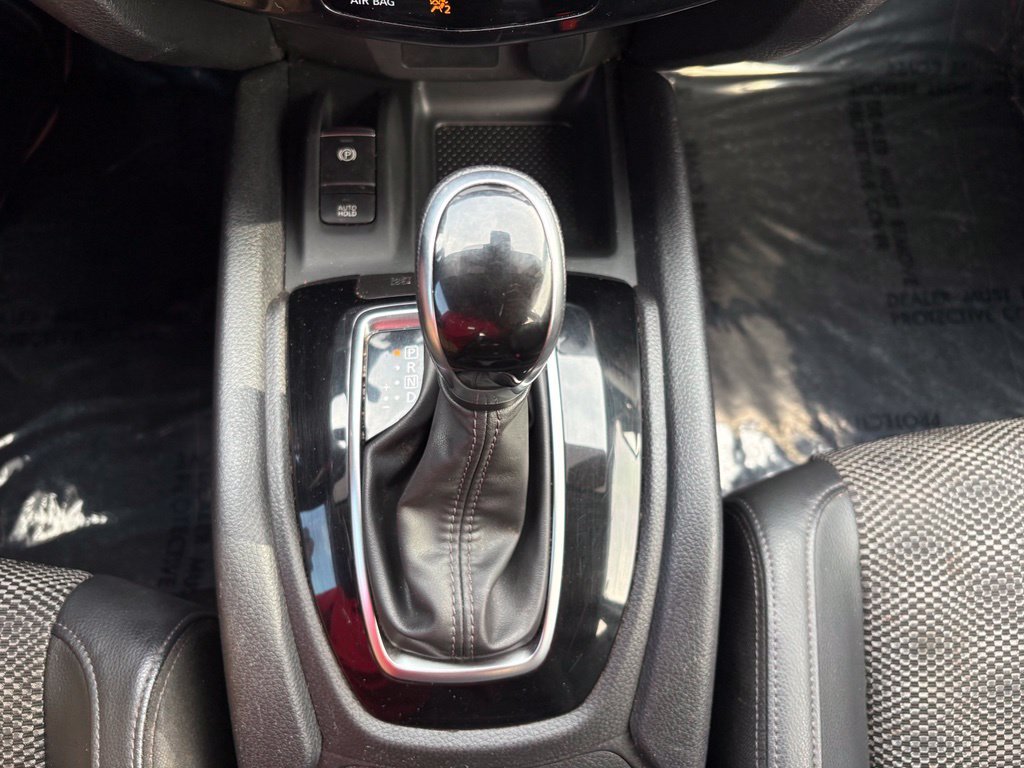 Used 2022 White Nissan SV image 38