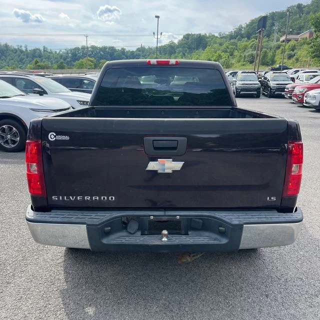Used 2008 Red Chevrolet LS image 5