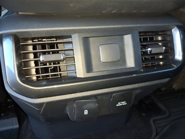 Used 2022 Black Metallic Ford XLT image 19