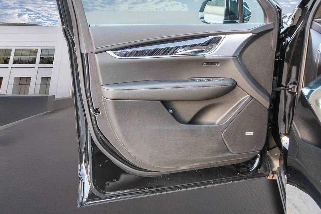 Used 2025 Stellar Black Metallic Cadillac Premium Luxury image 30
