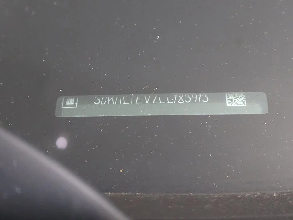Used 2020 White GMC SLE image 38