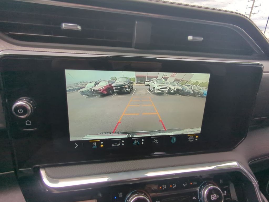Used 2023 White GMC Denali image 18