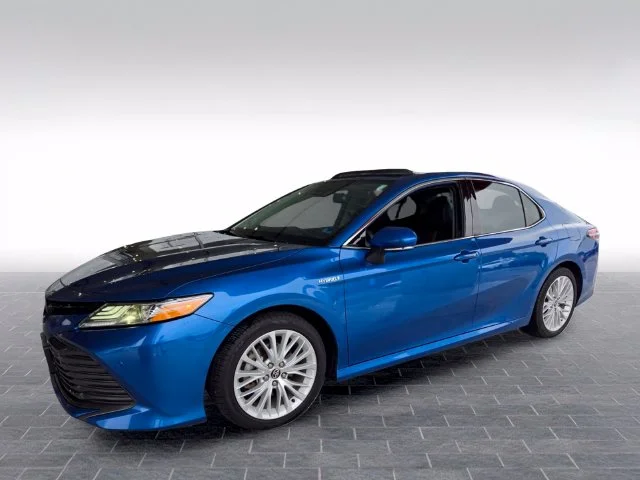 Used 2020 Blue Toyota XLE image 3