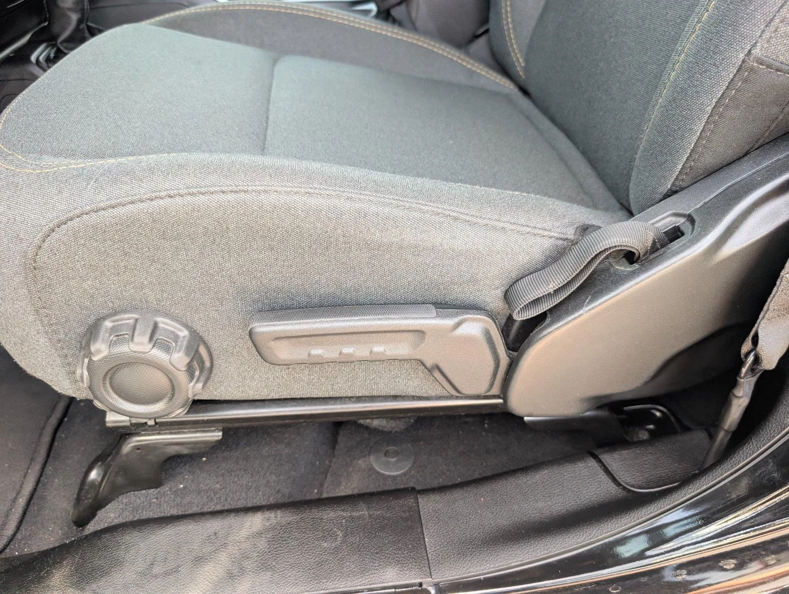 Used 2025 Black Clearcoat Jeep Sahara image 14