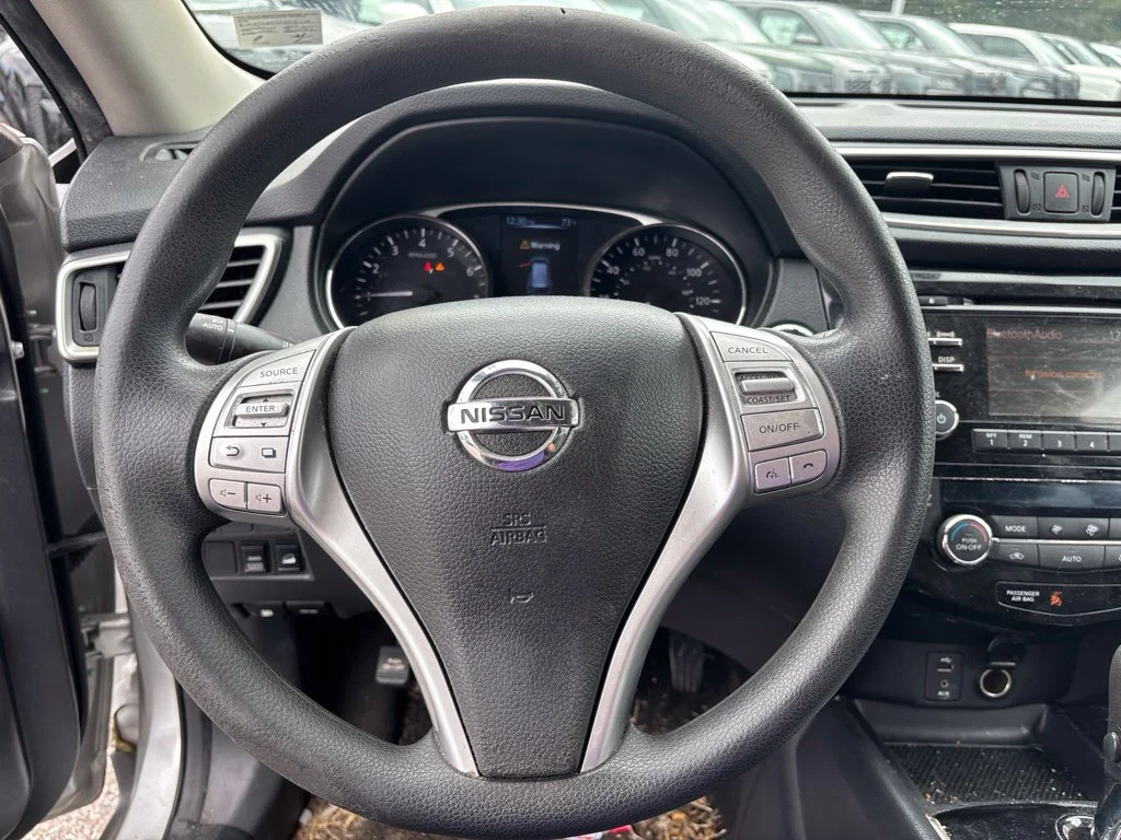 Used 2016 Silver Nissan SV image 8