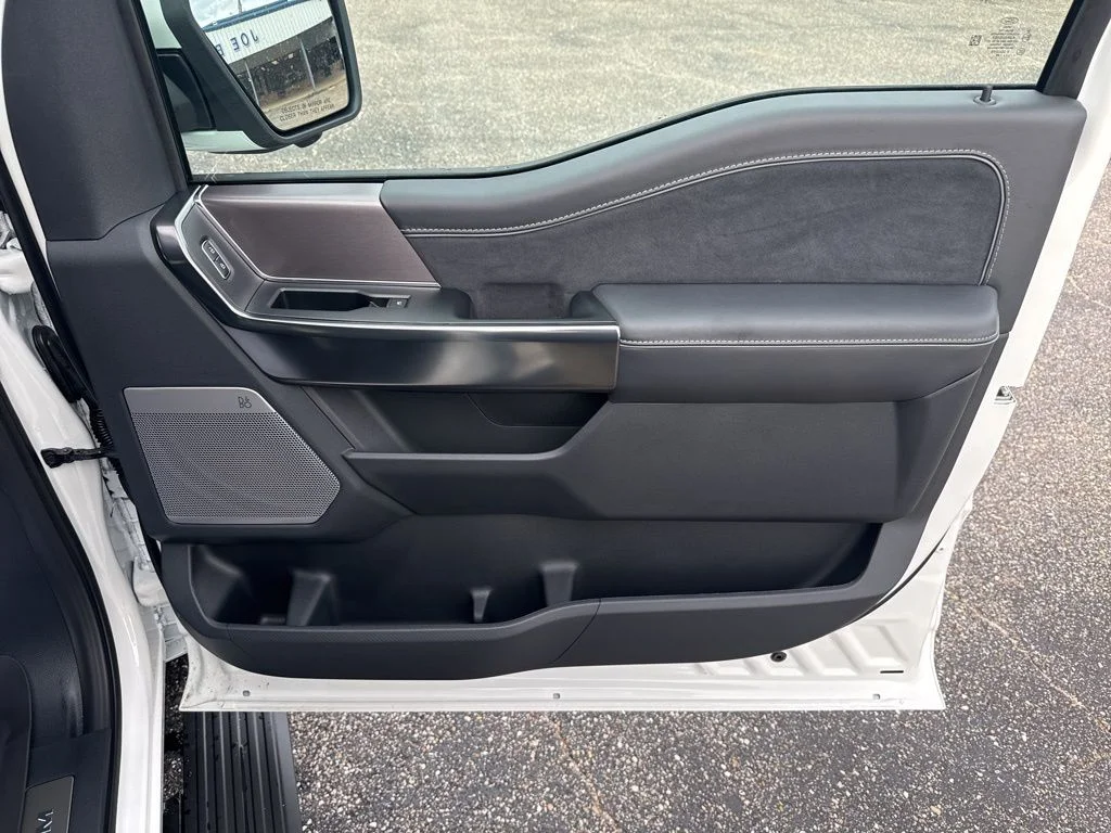 New 2026 Star White Metallic Tri-Coat Ford Platinum® image 28