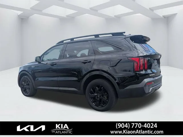 Used 2023 Black Kia X-Line S image 4