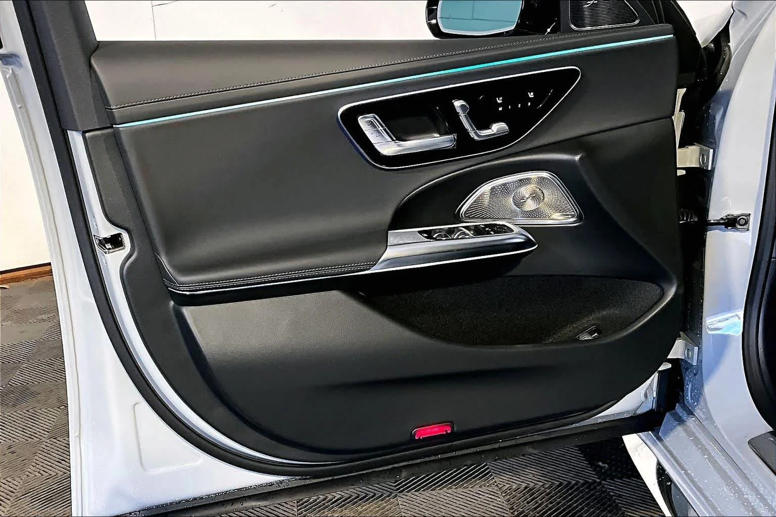 New 2026 MANUFAKTUR Alpine Grey Mercedes-Benz AMG® E 53 E image 11