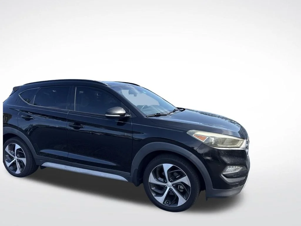 Used 2018 Black Noir Pearl Hyundai Value image 12