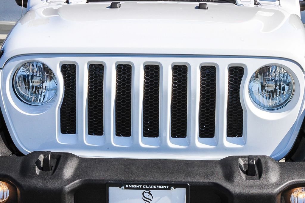Used 2020 Bright White Clearcoat Jeep Sport S image 6