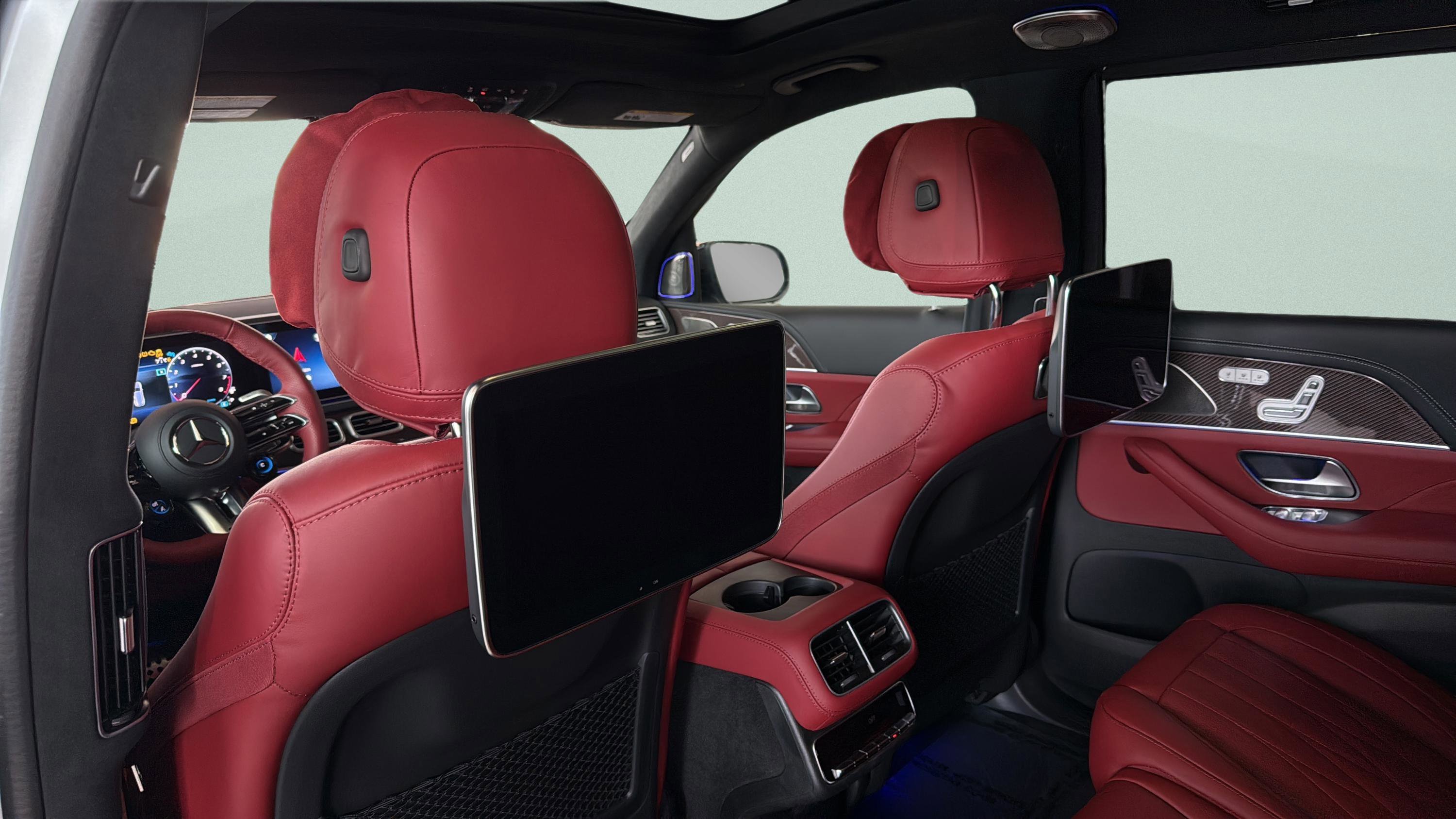 New 2026 MANUFAKTUR Signature Cirrus Silver Magno Mercedes-Benz AMG® GLS 63 image 55