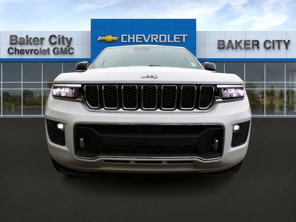 Used 2022 Bright White Clearcoat Jeep Overland image 33