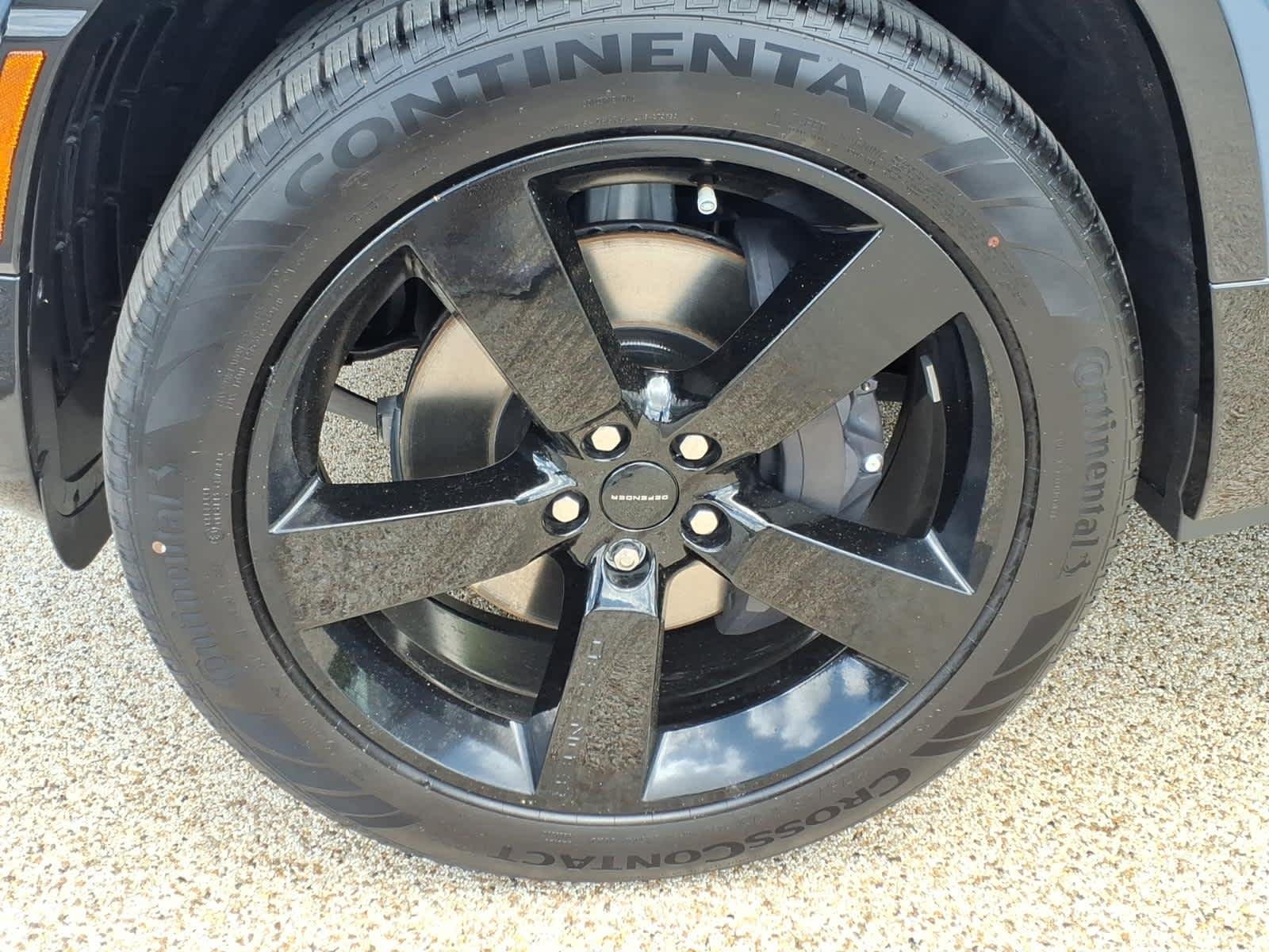 New 2026 Tasman Blue Land Rover X-Dynamic SE image 9
