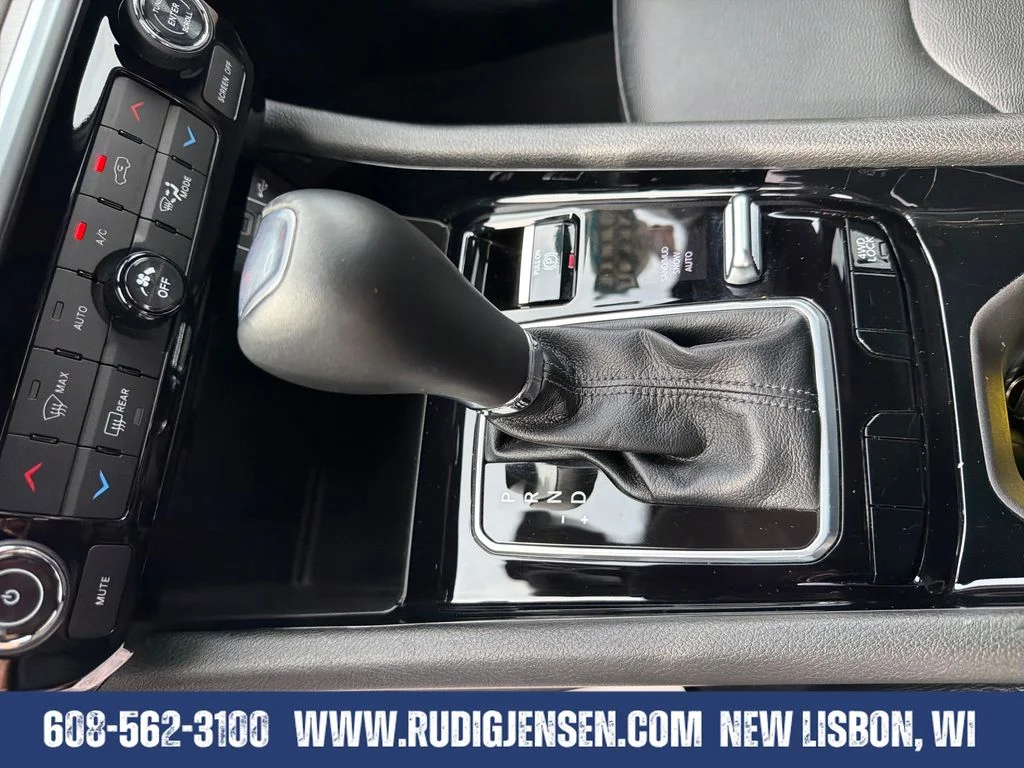 Used 2025 White Jeep Limited image 22