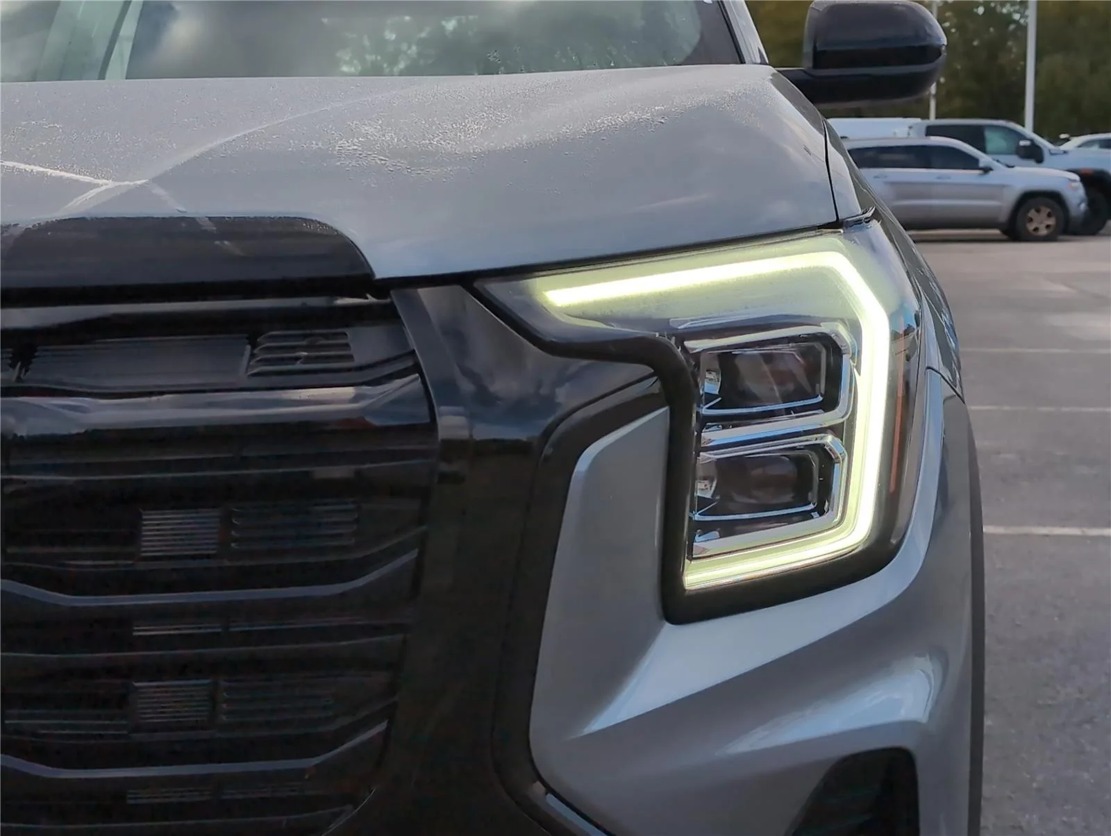 New 2026 Sterling Metallic GMC Elevation image 13