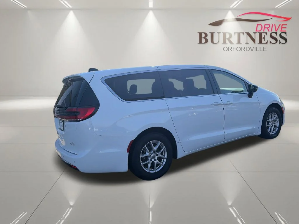 2024 Chrysler Pacifica Touring L - Photo 8