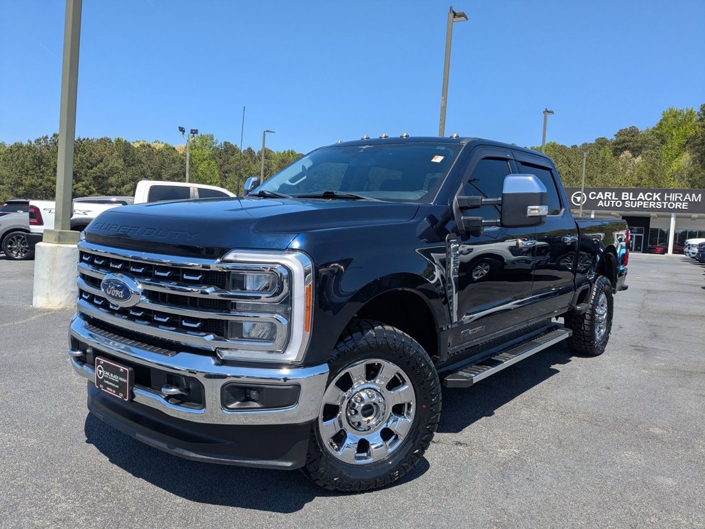 Used 2023  Ford LARIAT image 1