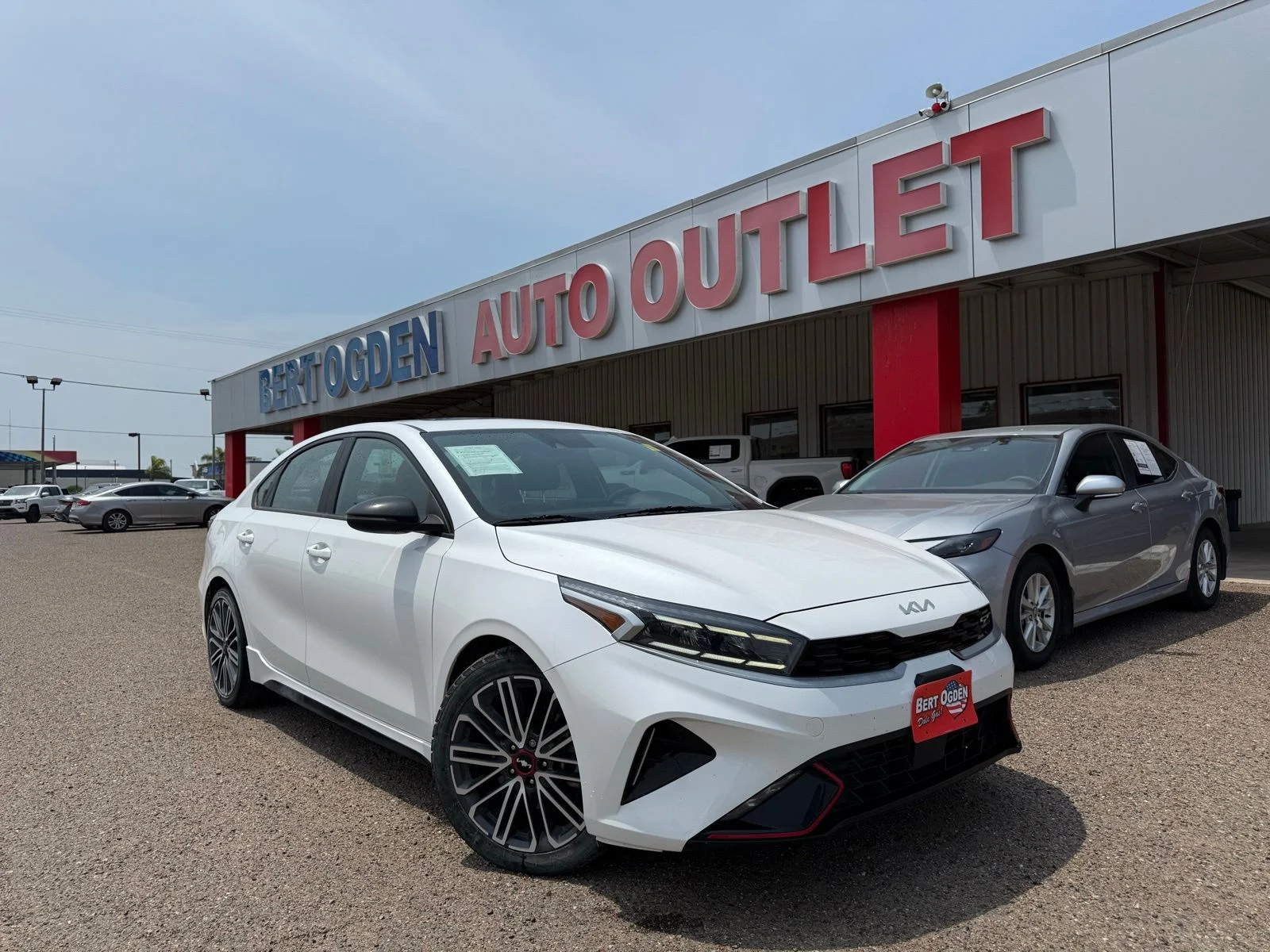 Used 2023 White Kia GT image 1