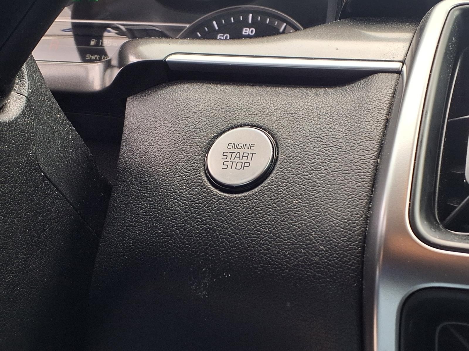 Used 2022 Glacial White Pearl Kia S image 25
