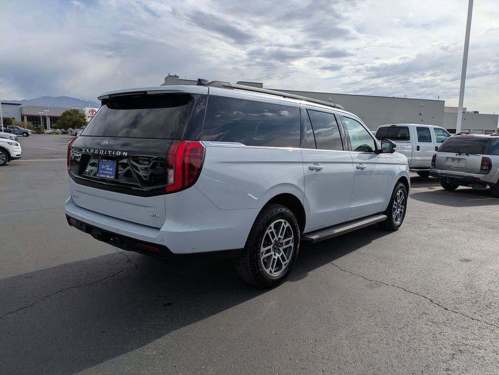 Used 2025 Silver Metallic Ford Active image 3