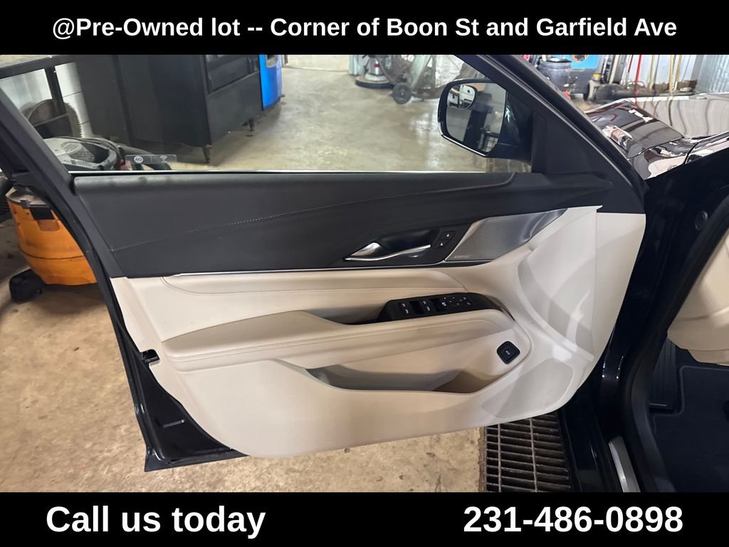 Used 2021 Blue Cadillac Luxury image 15