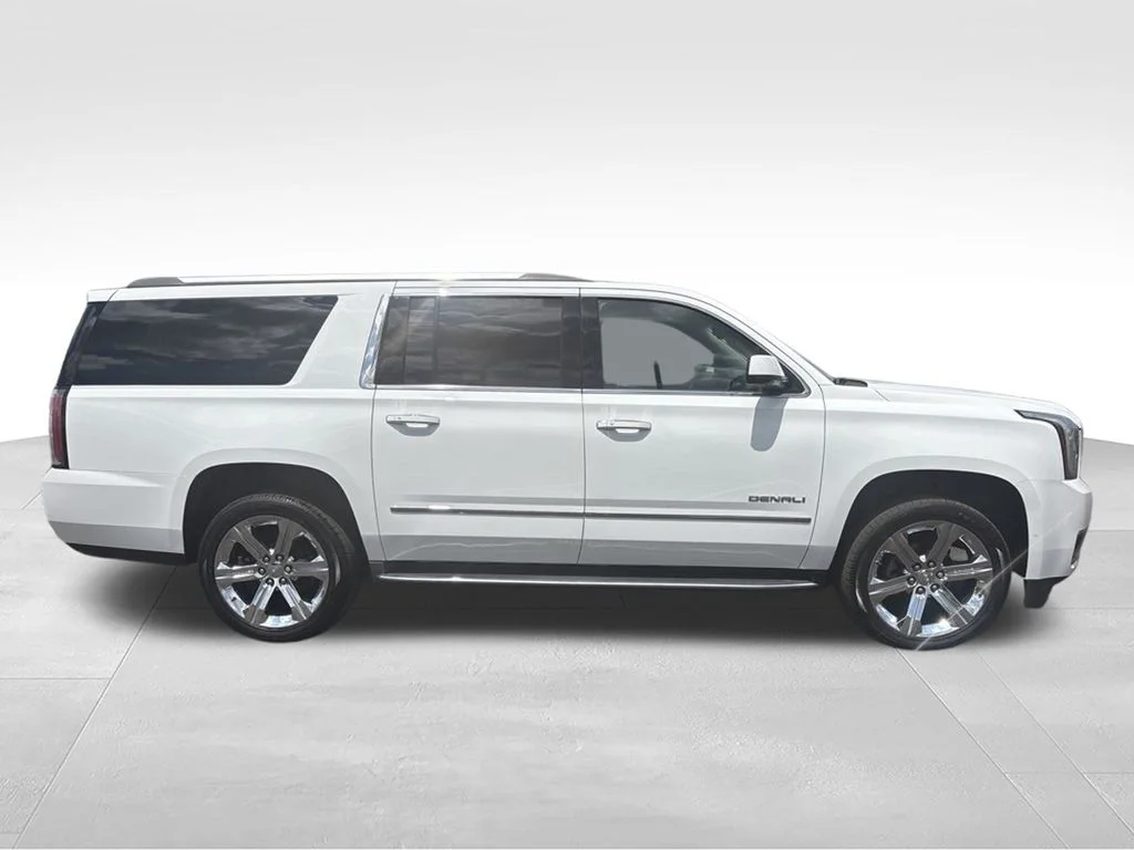 Used 2018 White GMC Denali image 2