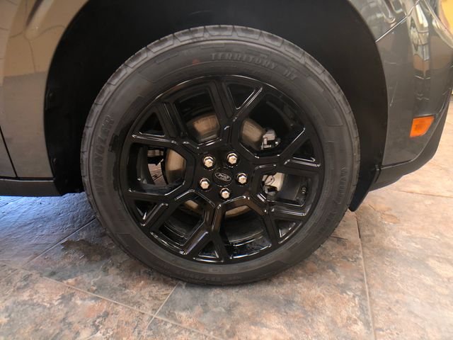 New 2026 Carbonized Gray Metallic Ford XLT image 9