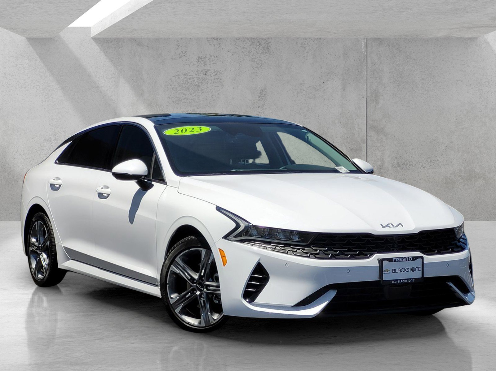 2023 Kia Optima EX FWD's photo