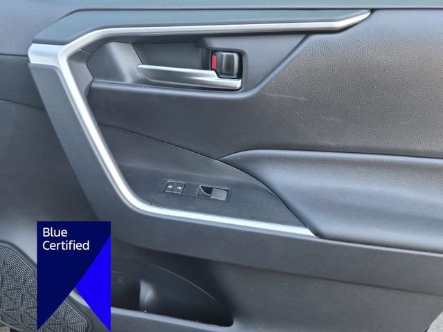 Used 2020 Black Toyota XLE image 33