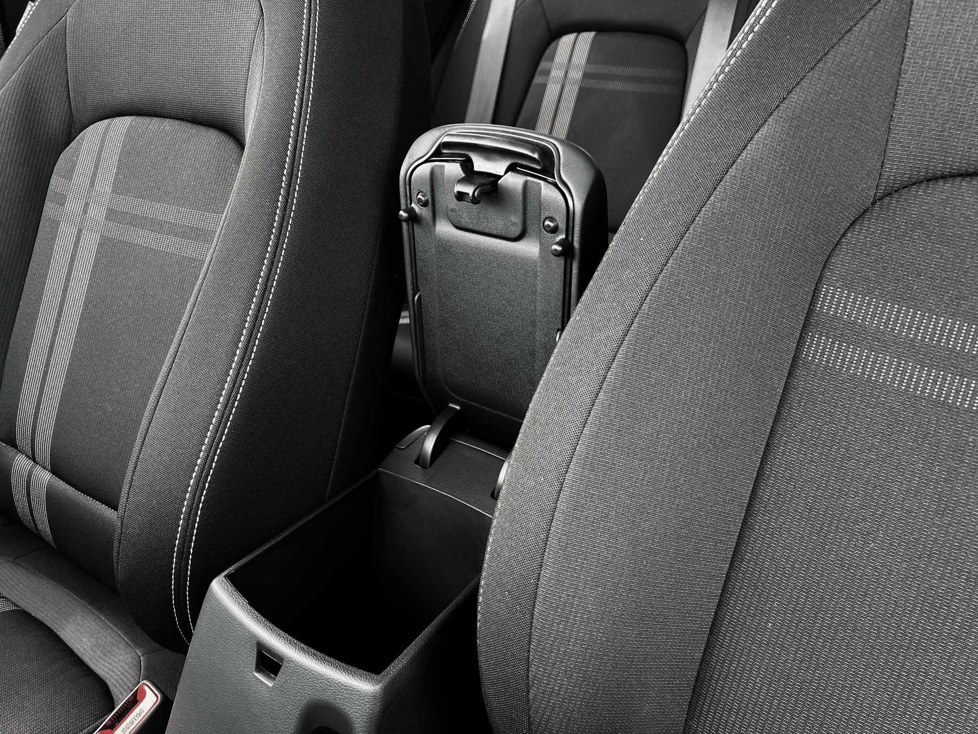 2025 Hyundai Venue SEL - Photo 18