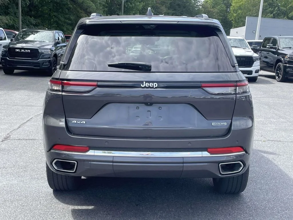 Certified Used 2022 Gray Jeep Overland image 7