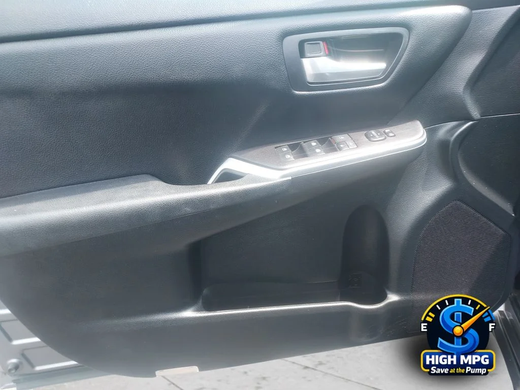 Used 2016 Gray Toyota SE image 26