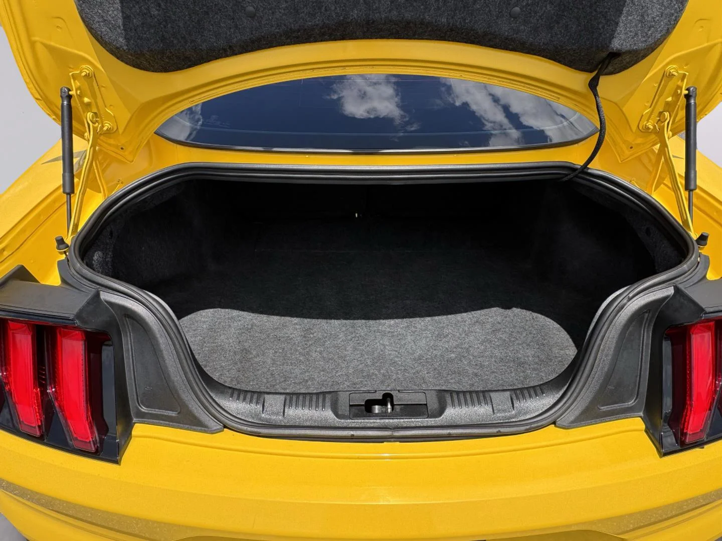 Used 2018 Triple Yellow Tri-Coat Ford GT image 28
