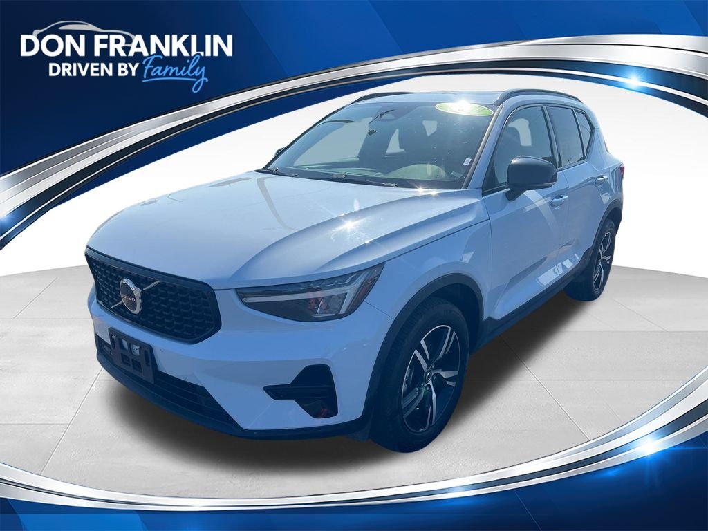 Used 2024 White Volvo B5 Core image 1