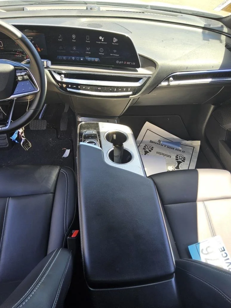 Used 2024 Crystal White Tricoat Cadillac Tech image 3