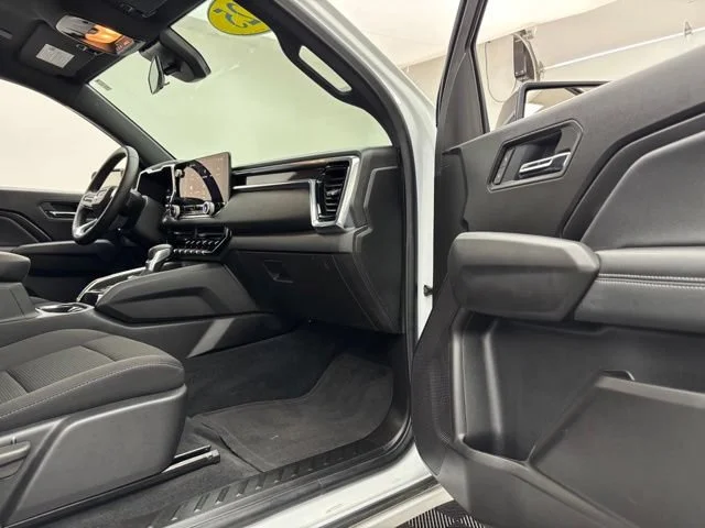Used 2025 Summit White GMC Elevation image 30