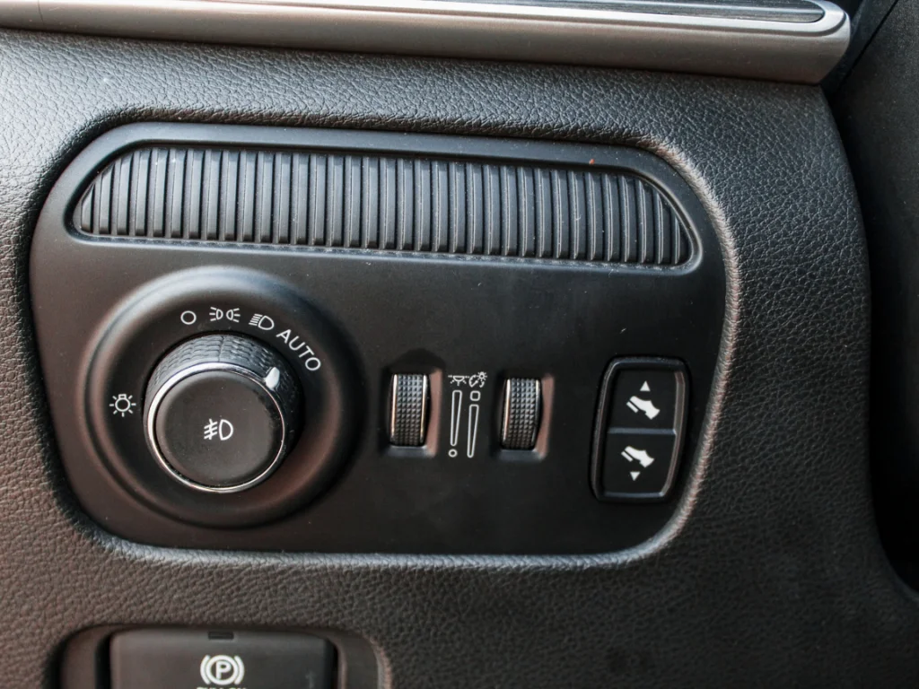 Used 2023 Velvet Red Pearl Jeep Series II image 13