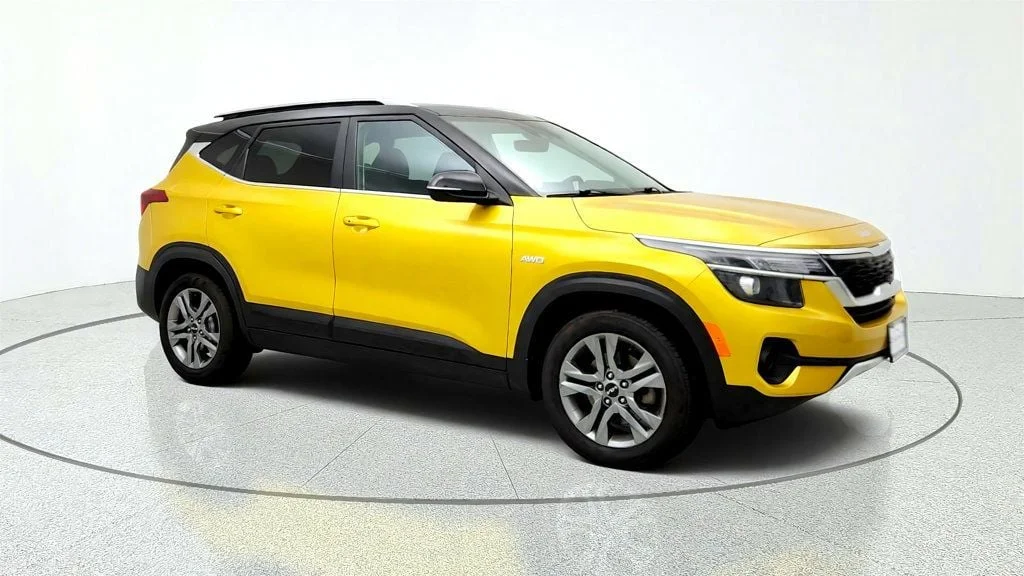 Used 2023 Starbright Yellow/Black Roof Kia S IVT AWD w/ Navigation Pkg & Illuminated Sills image 3