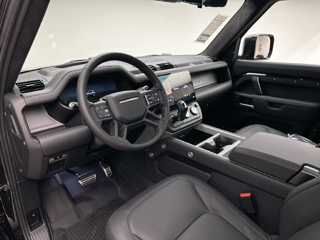 New 2026 Santorini Black Land Rover V8 image 17