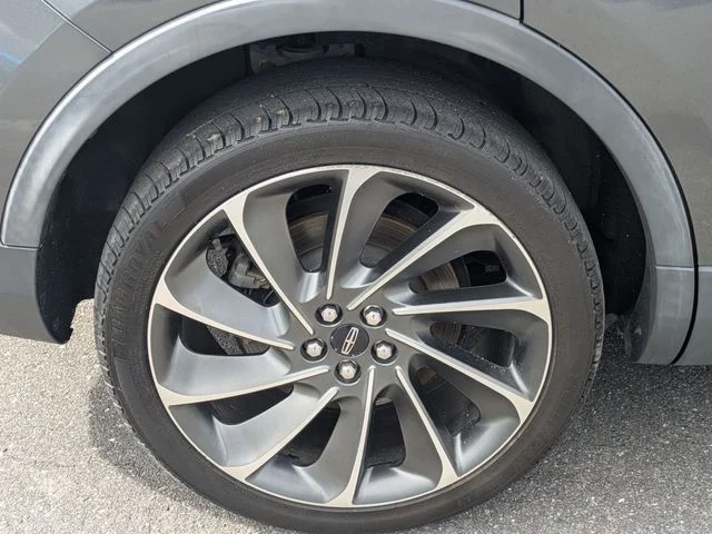 Used 2019 Gray Lincoln Reserve image 10