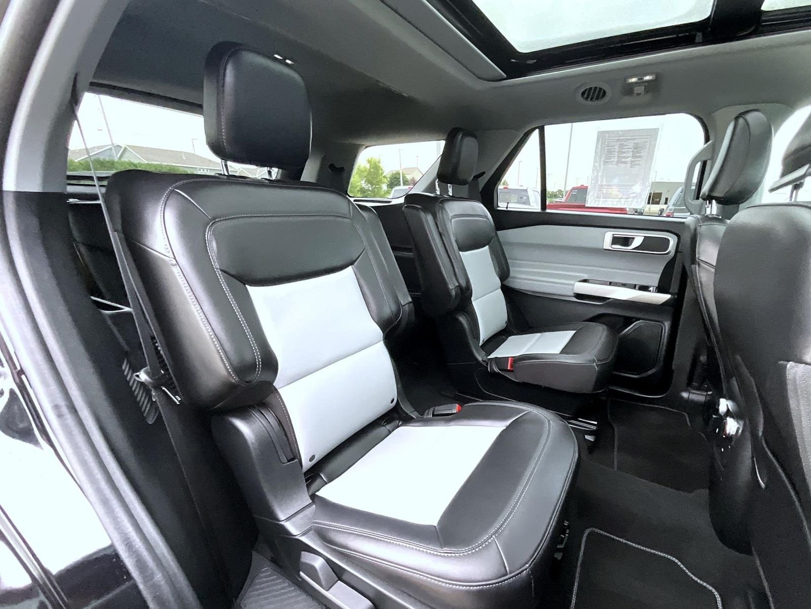 Used 2023 Black Ford XLT image 19