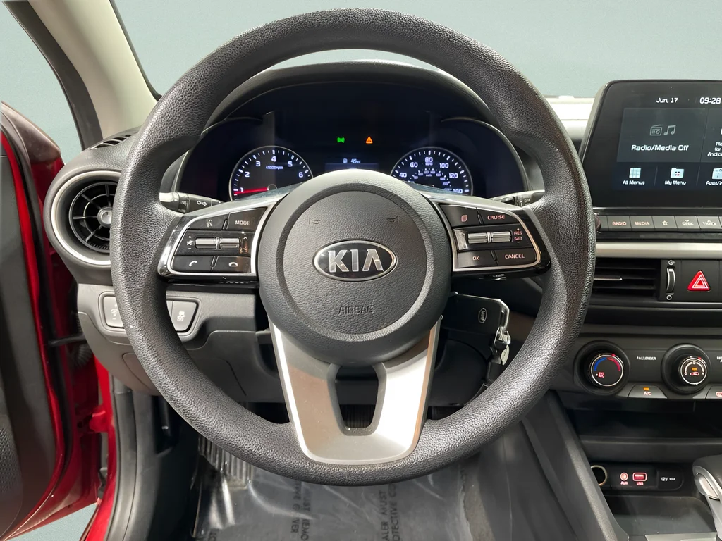 Used 2021 Currant Red Kia LXS image 6
