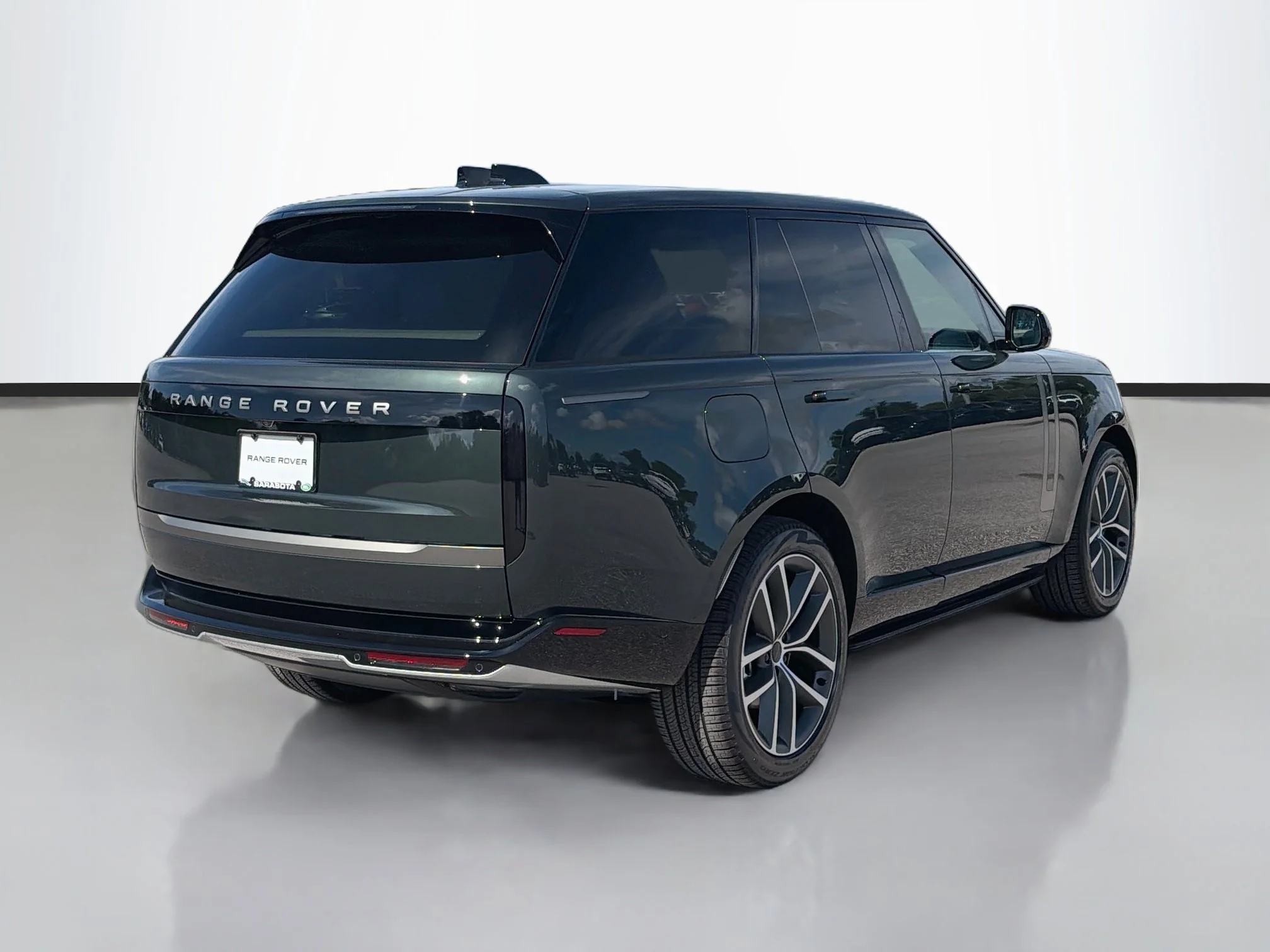 New 2026 Belgravia Green Land Rover SE image 5
