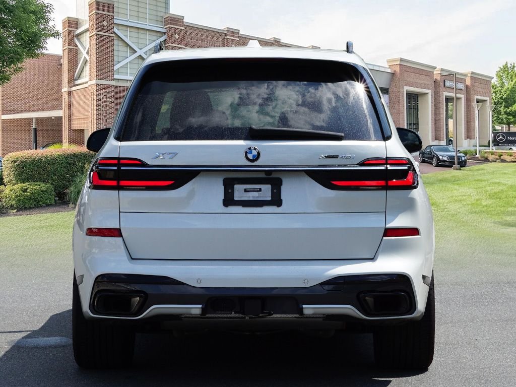 Used 2023 White Metallic BMW xDrive40i image 5