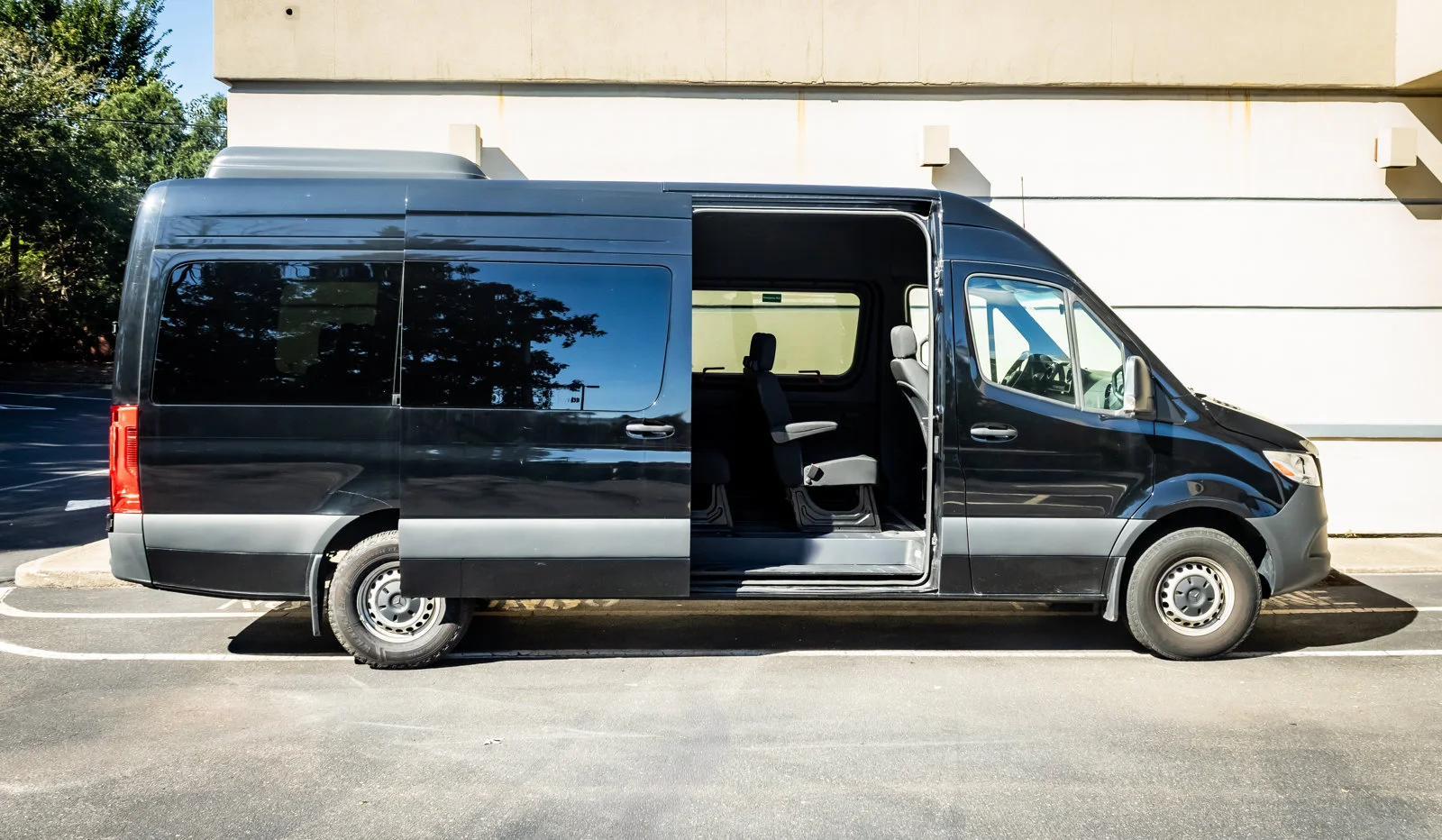 Used 2025  Mercedes-Benz Passenger 170 WB image 11