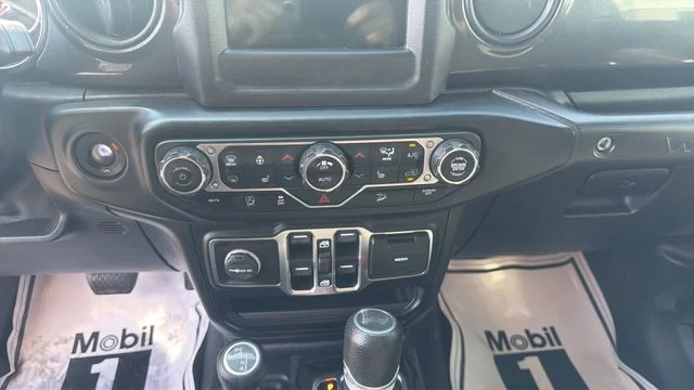 Used 2020 Black Jeep Unlimited Sport Altitude image 20