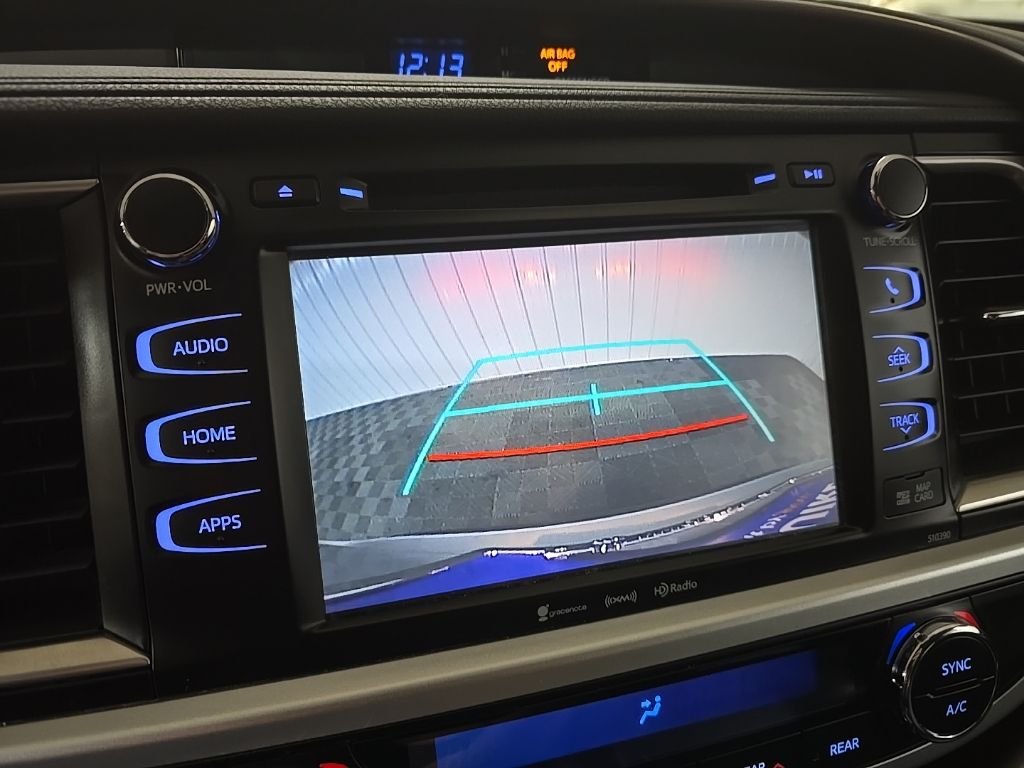 Used 2019 Silver Toyota XLE image 24