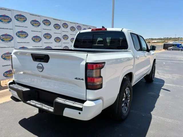 New 2026 Glacier White Nissan Crew Cab SV image 4